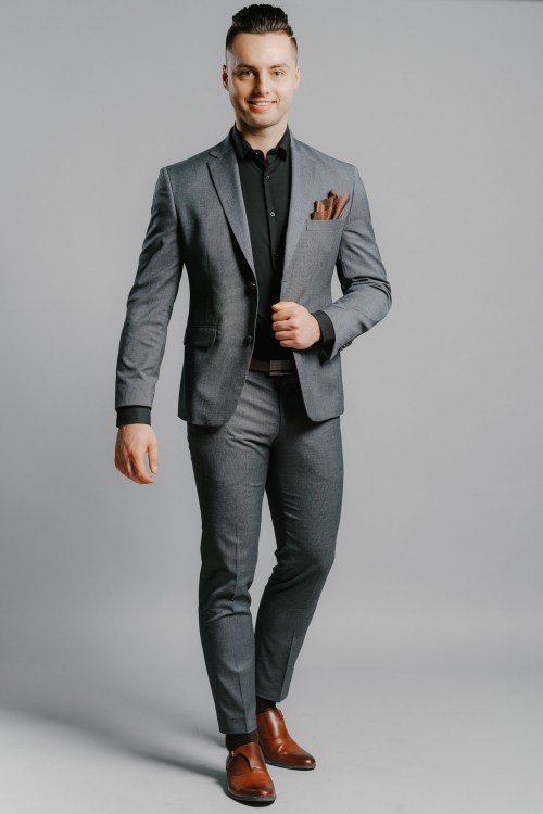 Elegancka formalna odzież męska wizytowa na miarę